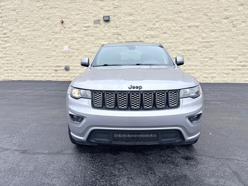 Used 2020 Jeep Grand Cherokee Altitude image 8