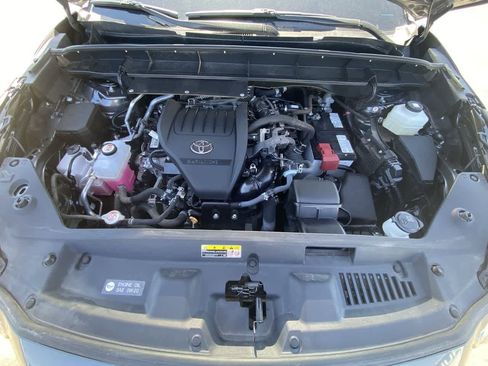 Certified 2024 Toyota Highlander LE AWD/4WD image 25