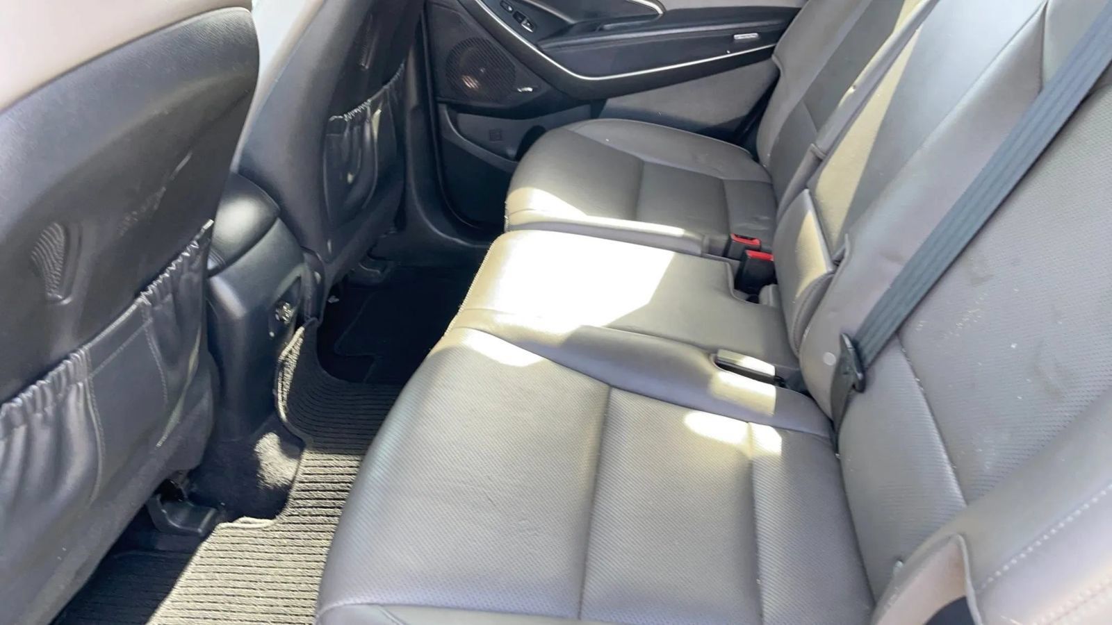 Used 2018 Hyundai Santa Fe FWD image 34