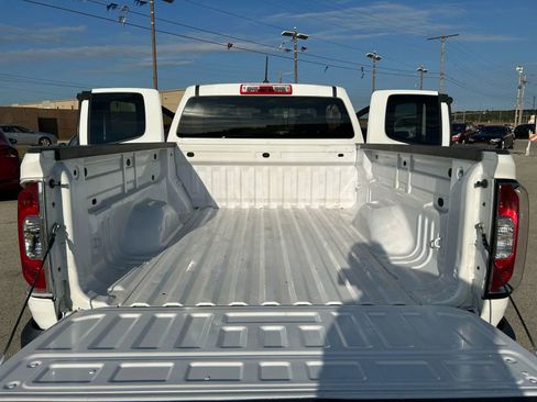 Used 2016 GMC Canyon 4x4 Extended Cab w/ Convenience Package image 18