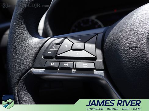 Used 2024 Nissan Sentra SV FWD image 25