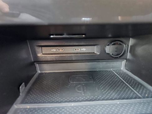 Certified 2024 Volkswagen Tiguan SE R-Line w/ MDO Package, Two-Row image 33