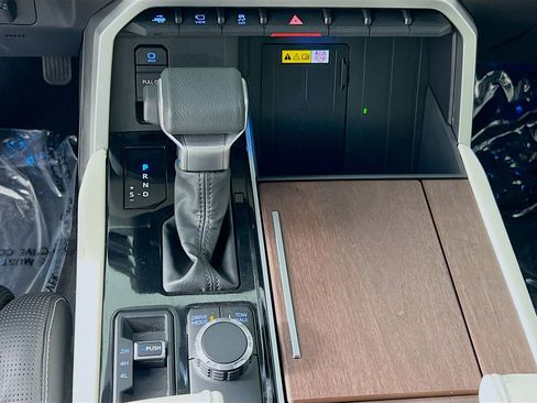 Used 2024 Toyota Tundra Capstone image 17