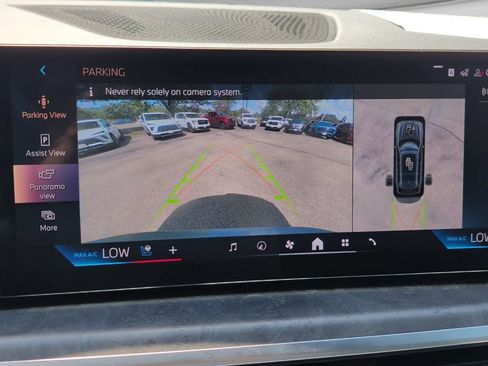 Used 2024 BMW X7 xDrive40i w/ Executive Package AWD/4WD image 22
