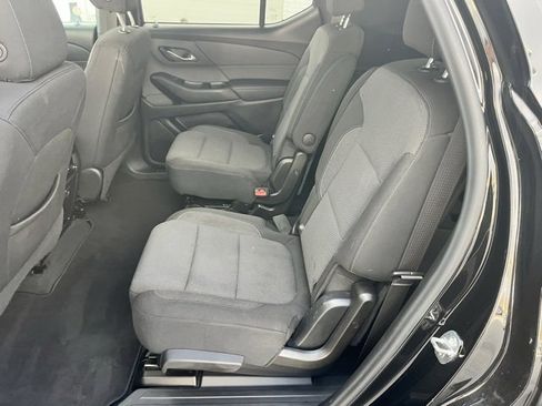 Used 2022 Chevrolet Traverse LT image 15
