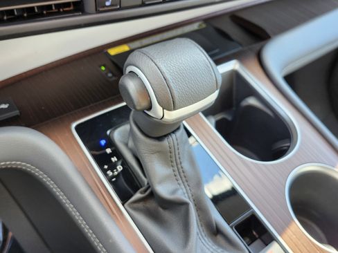 Used 2024 Toyota Sienna XLE w/ XLE Plus Package image 33