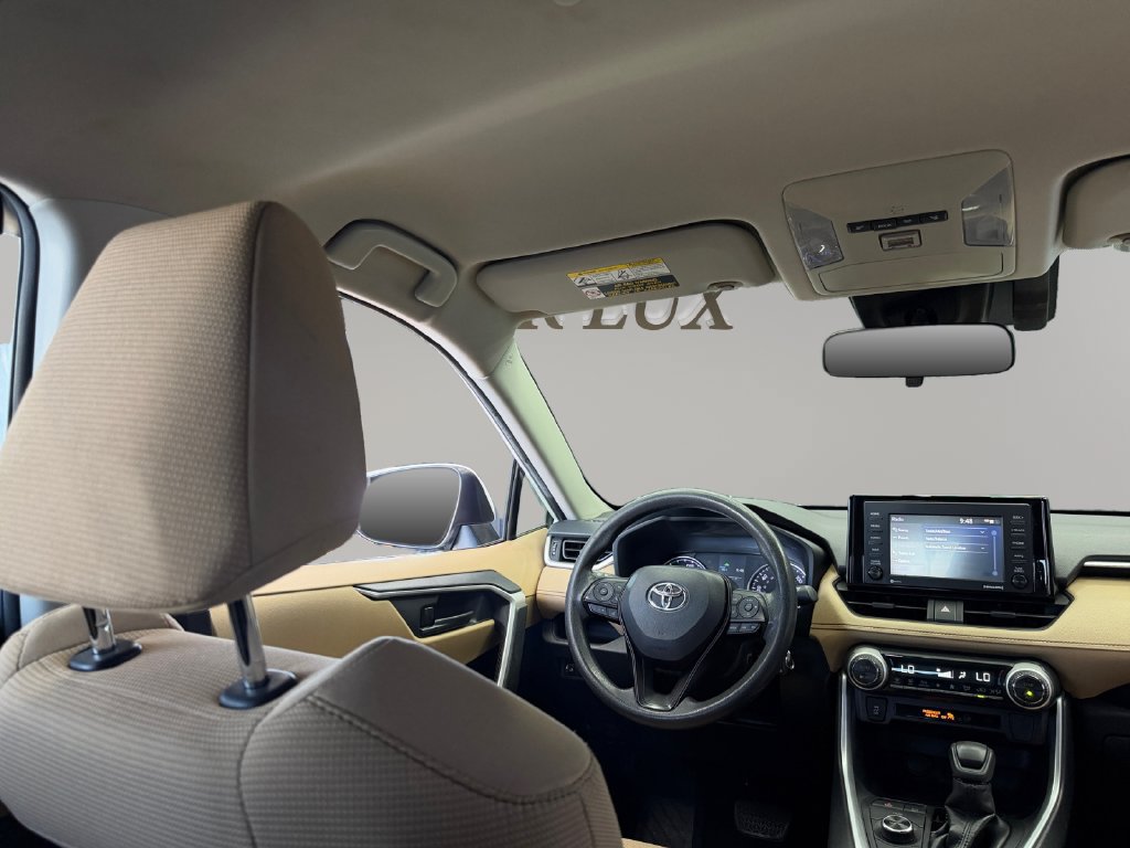 Used 2020 Toyota RAV4 LE AWD/4WD image 18