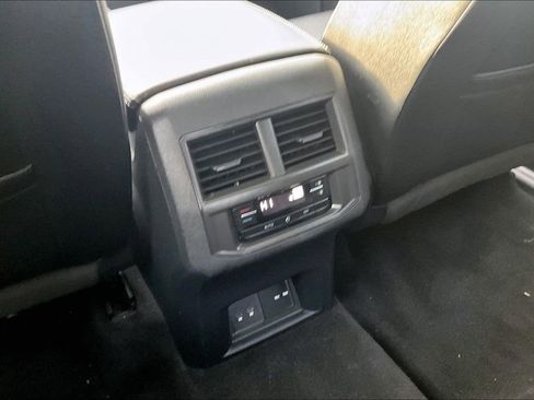 Used 2022 Volkswagen Atlas SEL image 12