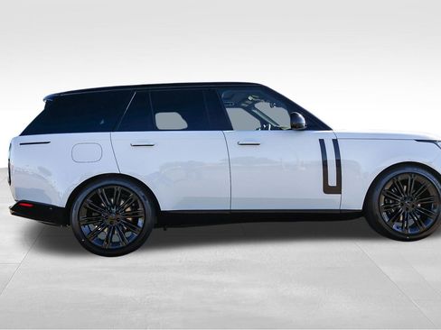 New 2026 Land Rover Range Rover SE image 4