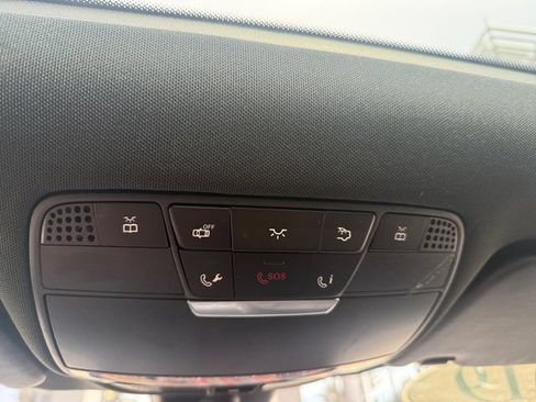 Used 2019 Mercedes-Benz GLC 350e 4MATIC image 30