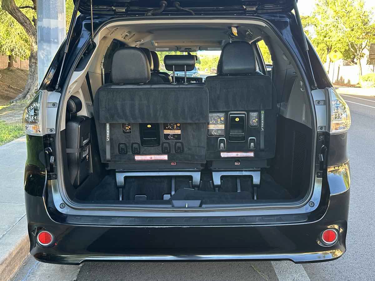 Used 2017 Toyota Sienna SE w/ SE Preferred Package FWD image 44