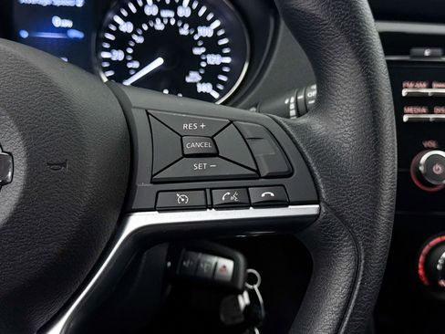 Used 2017 Nissan Rogue S image 30