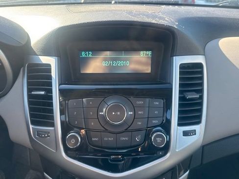 Used 2015 Chevrolet Cruze LS FWD image 16