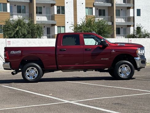 Used 2024 RAM 2500 Tradesman w/ Chrome Appearance Group AWD/4WD image 3