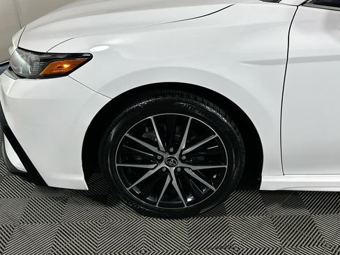 Used 2023 Toyota Camry SE FWD image 11