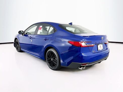 New 2026 Toyota Camry Hybrid FWD image 6
