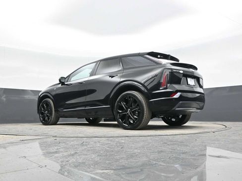 New 2025 Cadillac Optiq Sport 2 w/ LPO, ONYX Package image 30