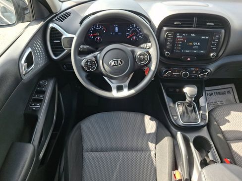 Used 2020 Kia Soul LX FWD image 27