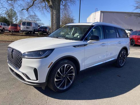 New 2025 Lincoln Aviator Reserve w/ Illumination Package image 9