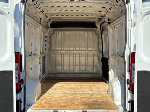Used 2023 RAM ProMaster 2500 image 12
