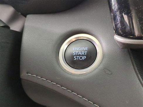 Used 2024 Toyota Highlander LE image 17