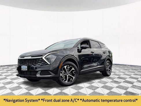 Used 2025 Kia Sportage EX AWD/4WD image 2