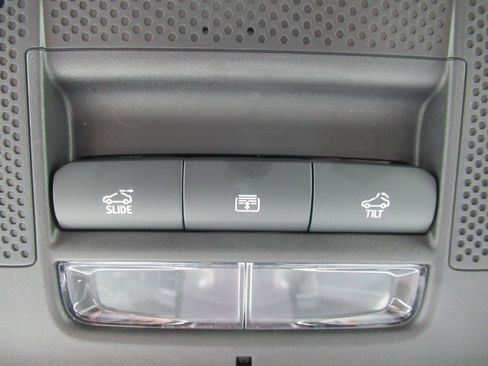 Used 2024 GMC Acadia Elevation w/ Luxury Package FWD image 29