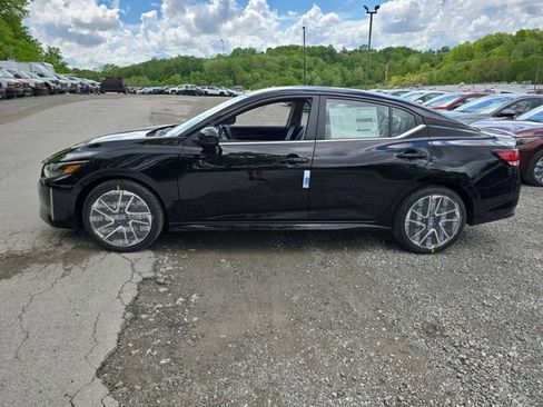 New 2025 Nissan Sentra SR w/ Trunk Package image 2
