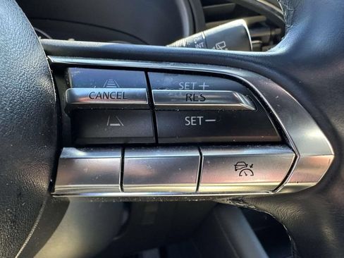 Used 2020 MAZDA MAZDA3 Hatchback w/ Preferred Package FWD image 31