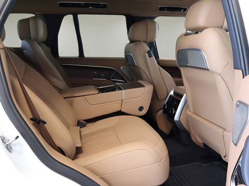 Used 2024 Land Rover Range Rover Autobiography AWD/4WD image 18