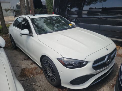 Used 2024 Mercedes-Benz C 300 4MATIC Sedan image 2