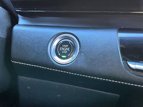 Used 2022 Cadillac Escalade Luxury image 28