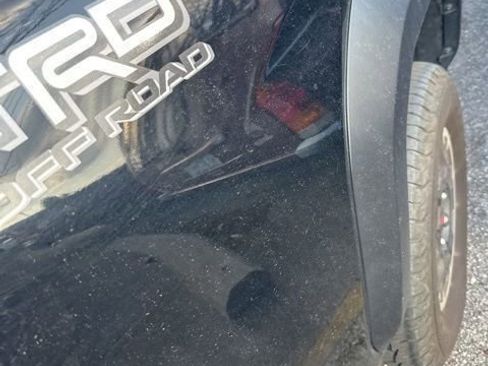 Used 2024 Toyota Tacoma TRD Off-Road image 9