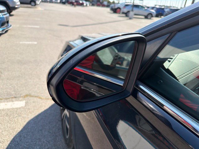 Used 2025 Volkswagen Jetta SE FWD image 12