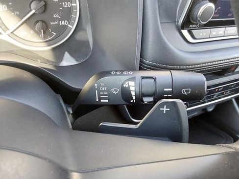 Used 2024 Nissan Rogue S AWD/4WD image 26