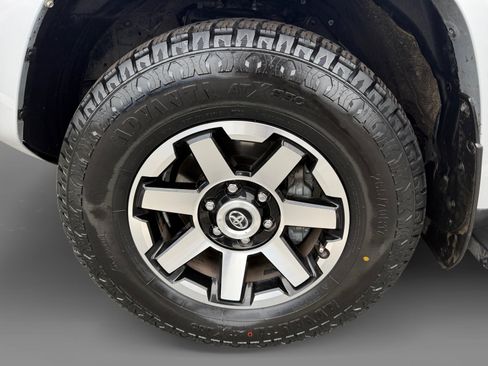Used 2021 Toyota 4Runner TRD Off-Road w/ Wilderness Package (TMS) AWD/4WD image 9