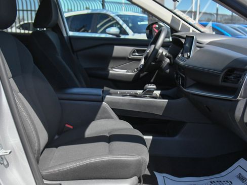 Used 2024 Nissan Rogue S FWD image 41