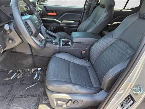 Used 2025 Toyota 4Runner TRD Off-Road Premium w/ Tow Technology Package AWD/4WD image 17