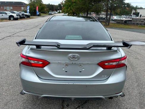 Used 2018 Toyota Camry SE FWD image 7