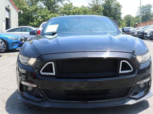 Used 2017 Ford Mustang GT RWD image 2