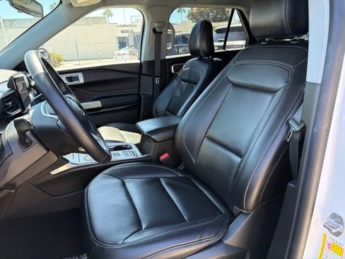 Used 2023 Ford Explorer XLT w/ Equipment Group 202A RWD image 18