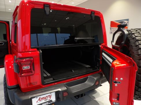 Used 2022 Jeep Wrangler Unlimited Rubicon w/ Trailer Tow Package AWD/4WD image 24