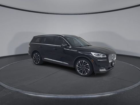 Used 2020 Lincoln Aviator Reserve w/ Equipment Group 202A AWD/4WD image 2