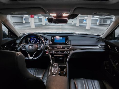 Certified 2021 Honda Accord Touring image 3