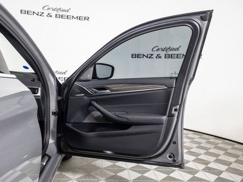 Used 2022 BMW 530e w/ Premium Package RWD image 19