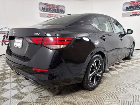 Used 2024 Nissan Sentra SV FWD image 3