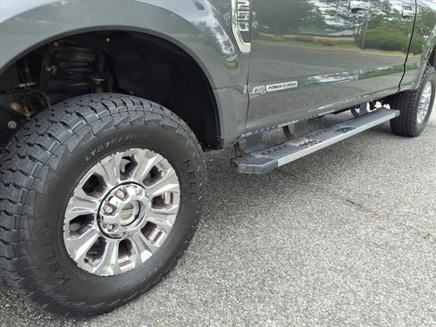 Used 2019 Ford F250 XLT w/ XLT Premium Package AWD/4WD image 10