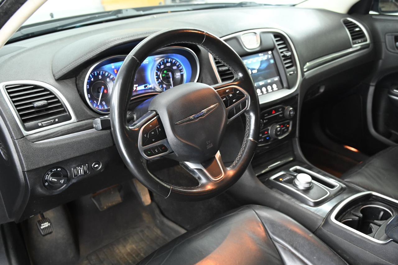 Used 2021 Chrysler 300 Touring L RWD image 20