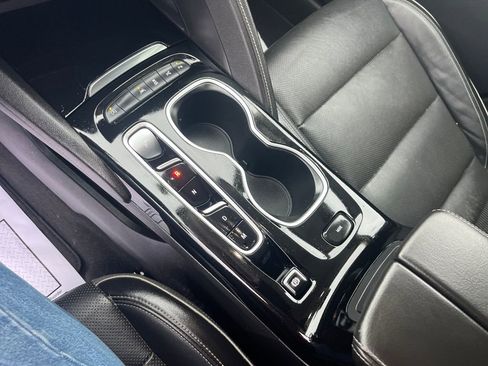 Used 2021 Buick Envision Essence image 16