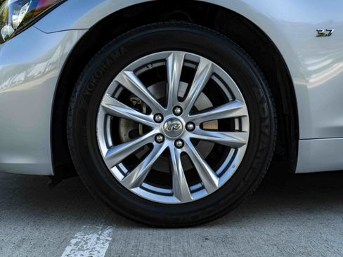 Used 2018 INFINITI Q70 Luxe RWD image 14